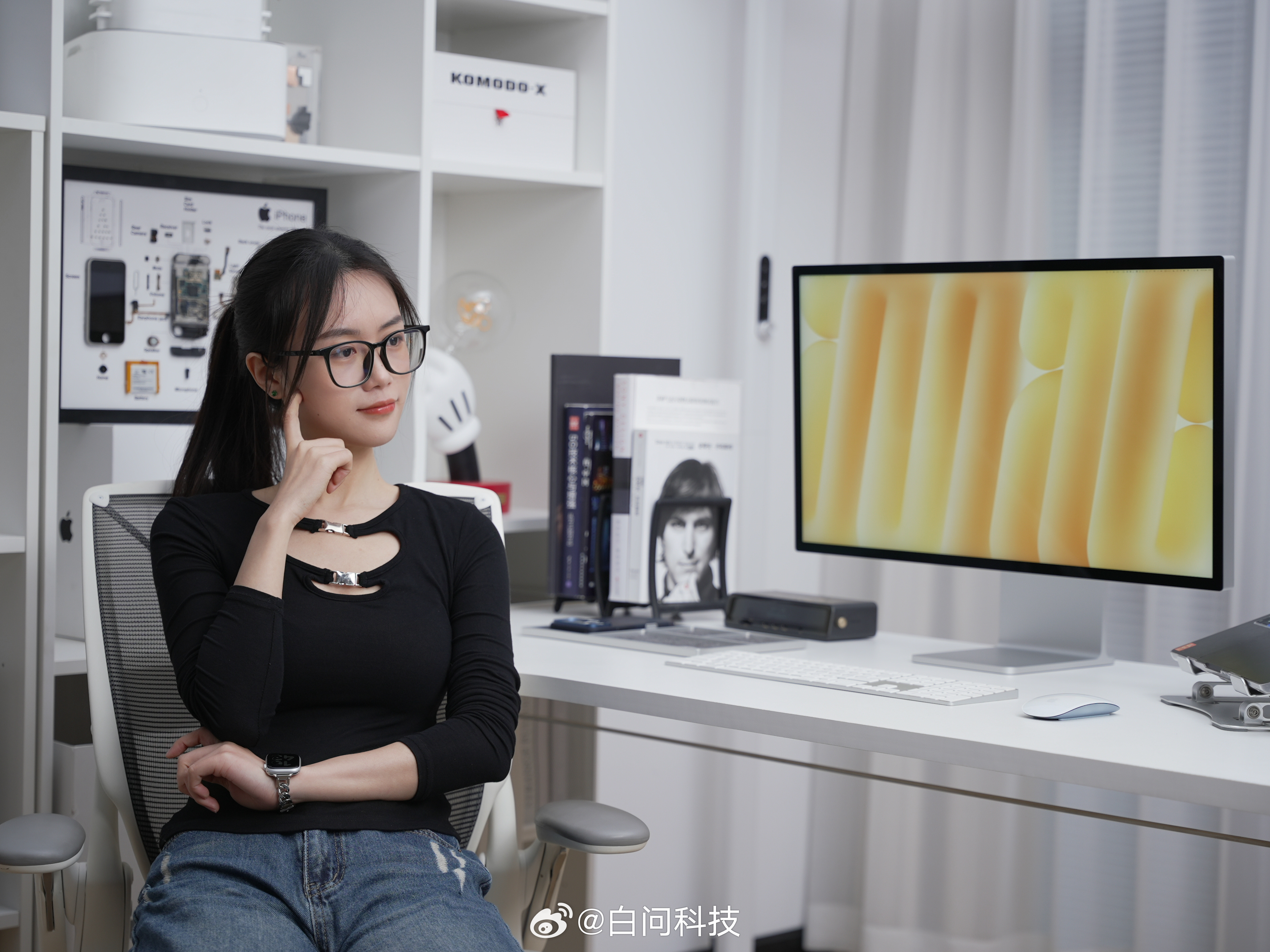 最近我们把置景也调整了一下整了个24999的Studio Display XDR