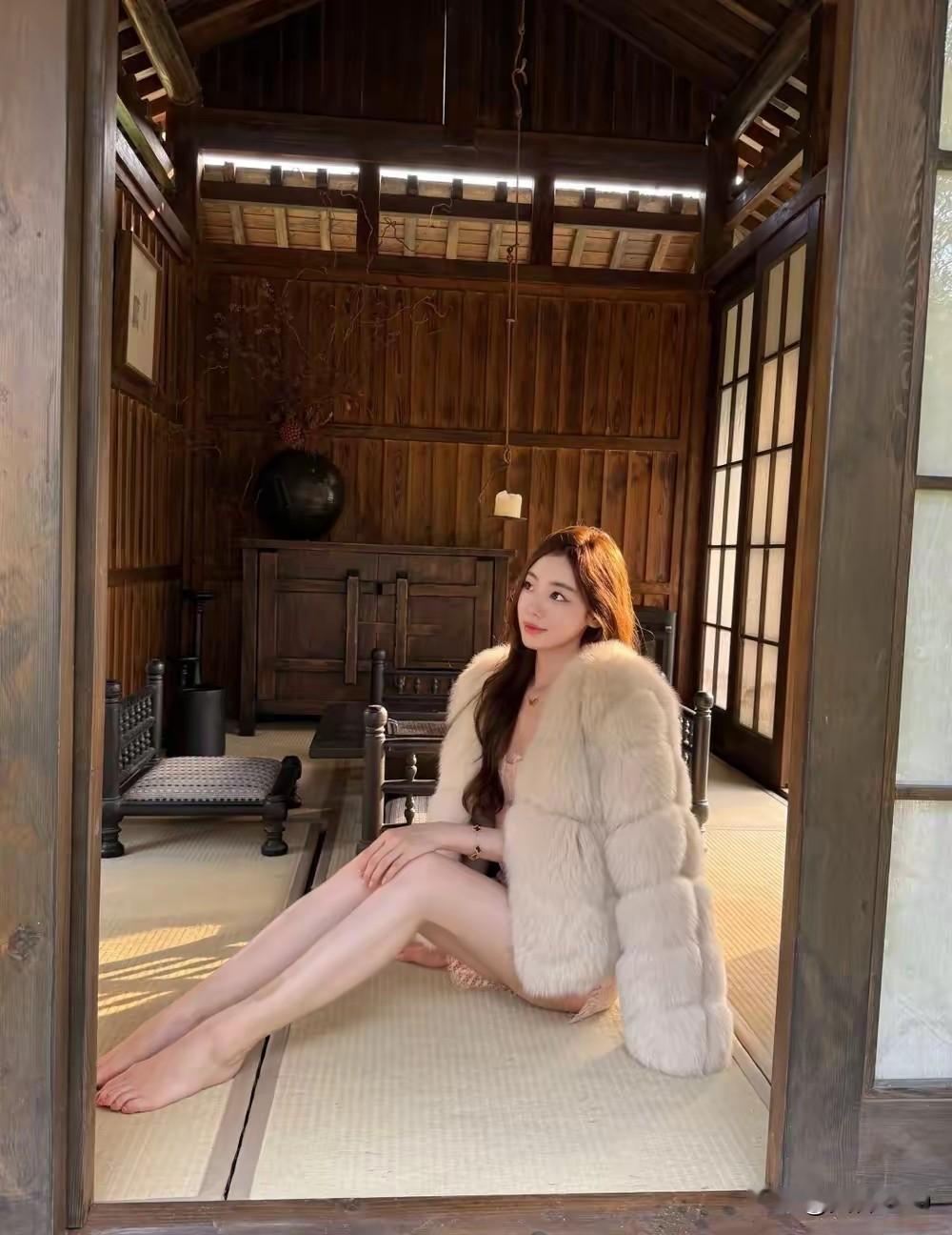 气质和魅力，颜值和身材都是女人的自带气场！