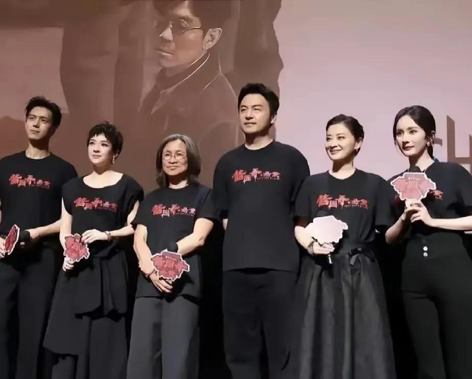 这真不能怪杨幂抢了章子怡风头，实在是全凭本事。

作为离婚后的第一部电影，章子怡