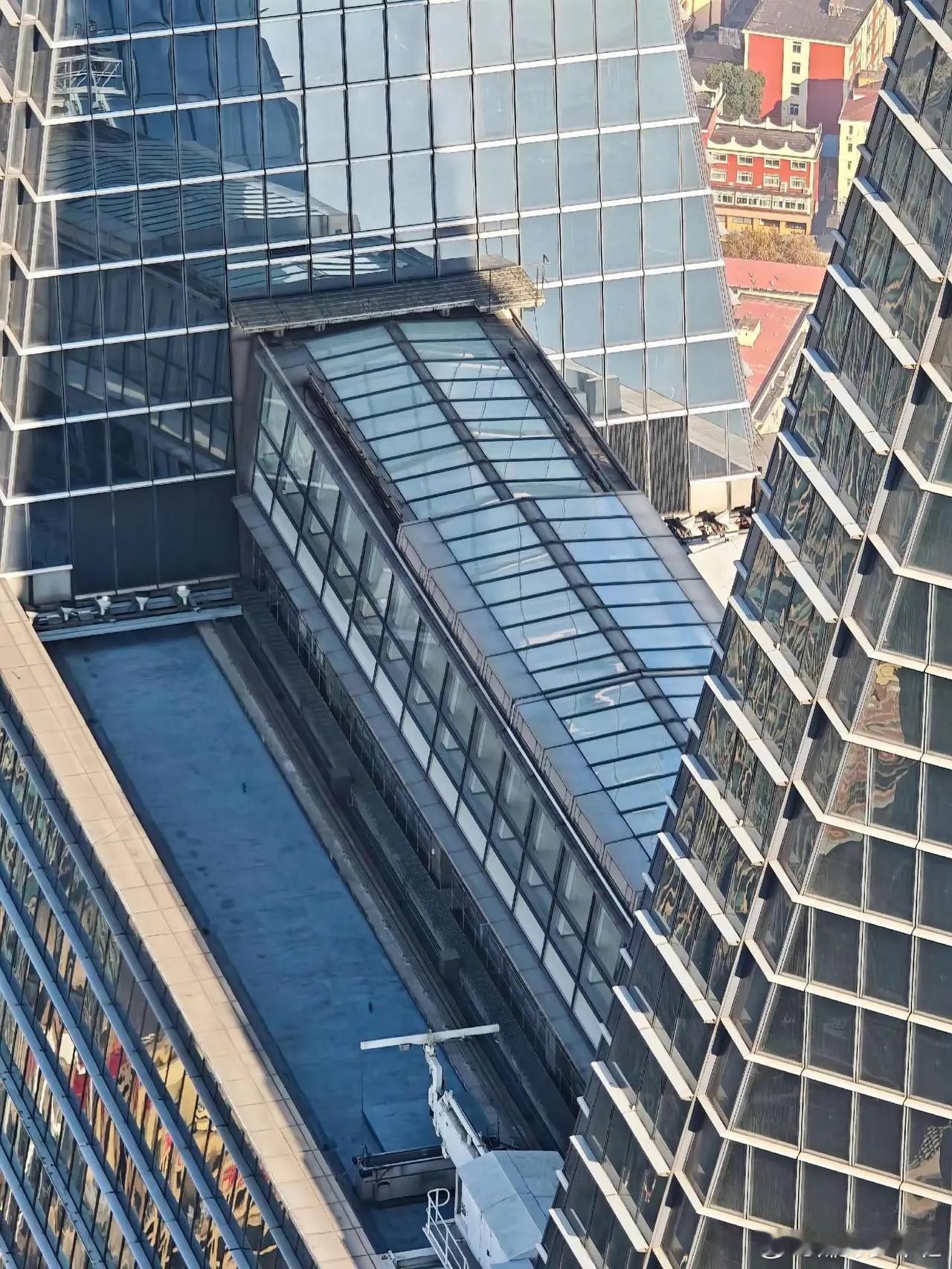 上海什么都好，就是一个人不好 