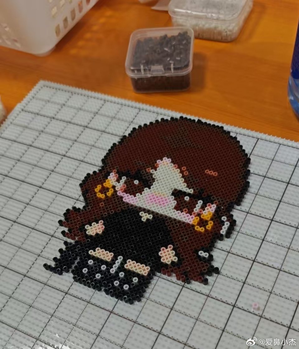 angelababy ⭐拼豆 拼了一个可爱的拼豆小鼻