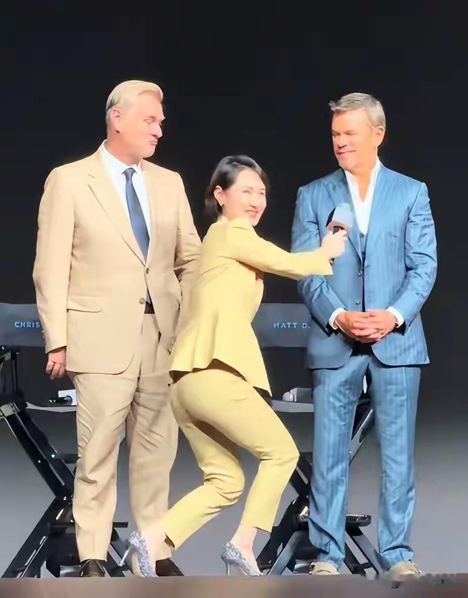 主持人陈璇在洋人面前的屈膝把公众人物脸丢尽了，也丢了中国人的脸
2026年，上海