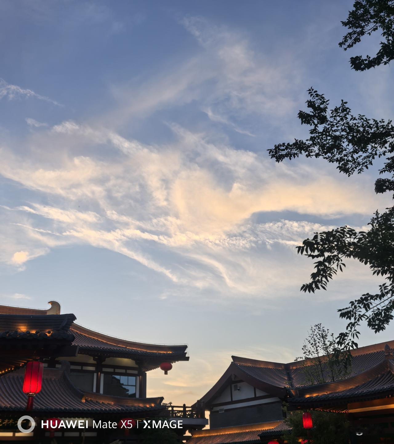 西安气温回升，今日最高温度达33℃。
昨夜（20260509）西安天气温度 西安