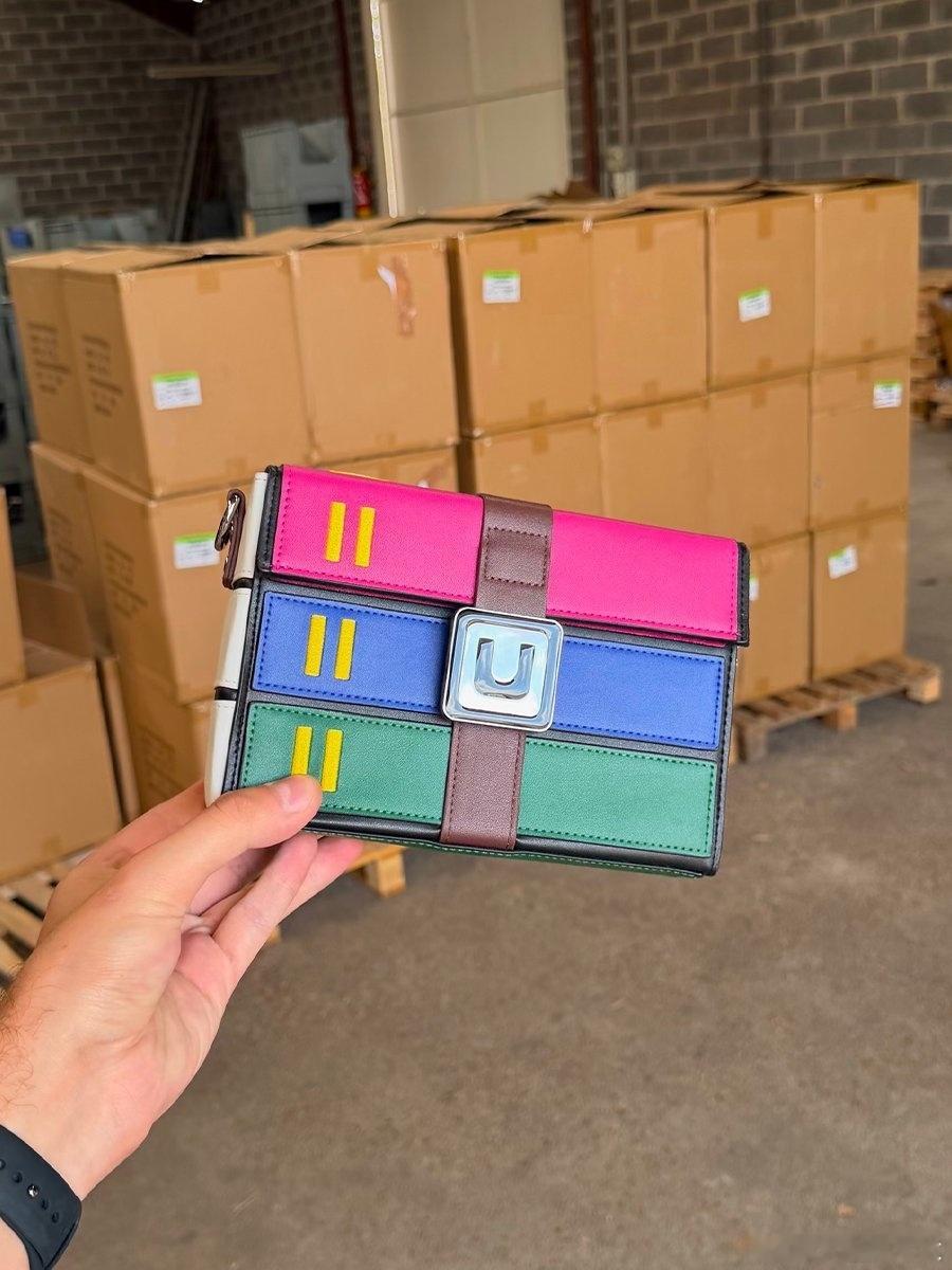 潮流品牌tern与WinRAR联名推出Archive Messenger Bag