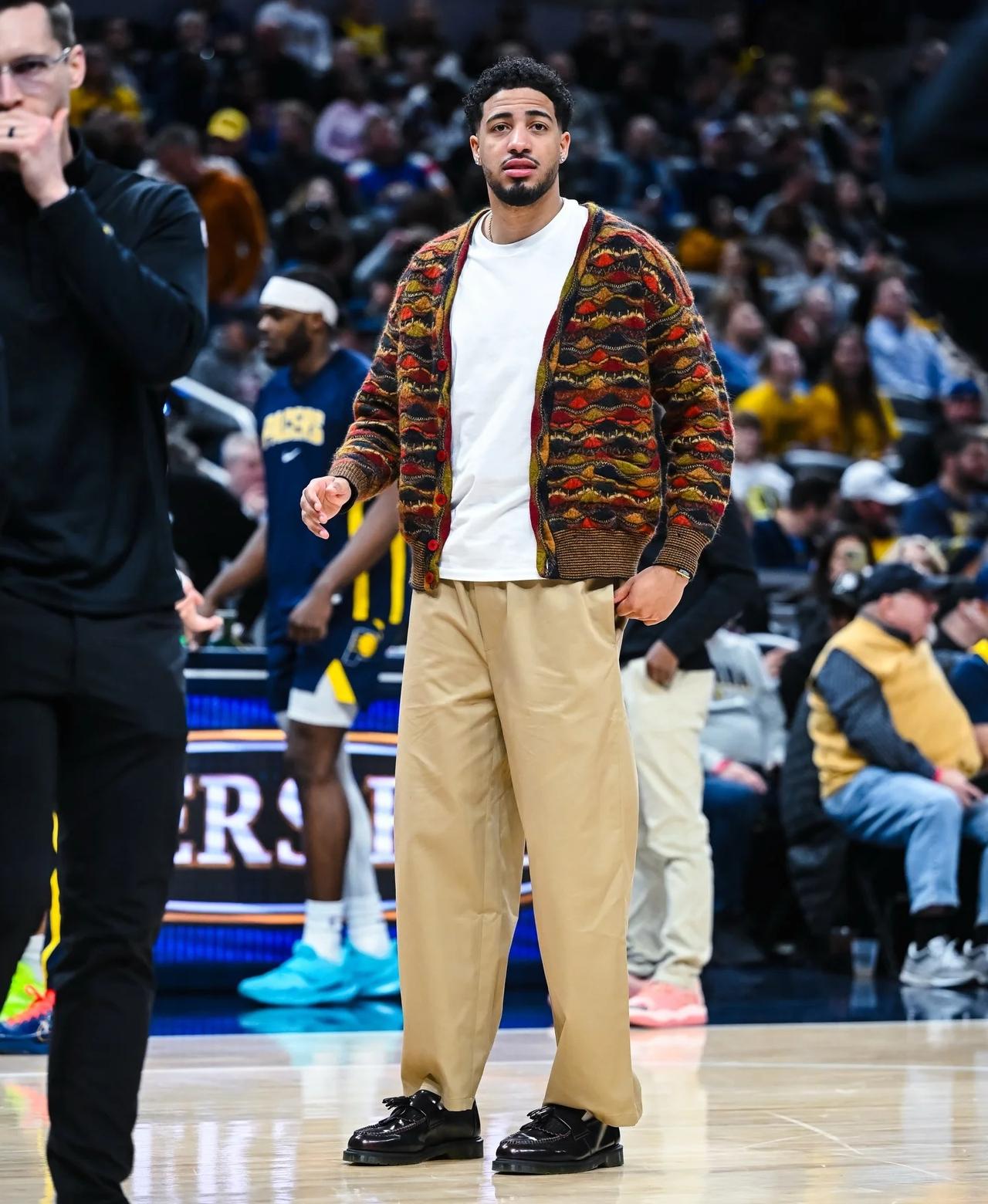 哈利近期穿搭
哈利近期穿搭