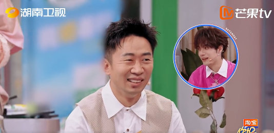 孟子义这次聪明不是演的孟子义漂亮的大聪明你好星期六舞台上的孟子义魅力四射，就算唱