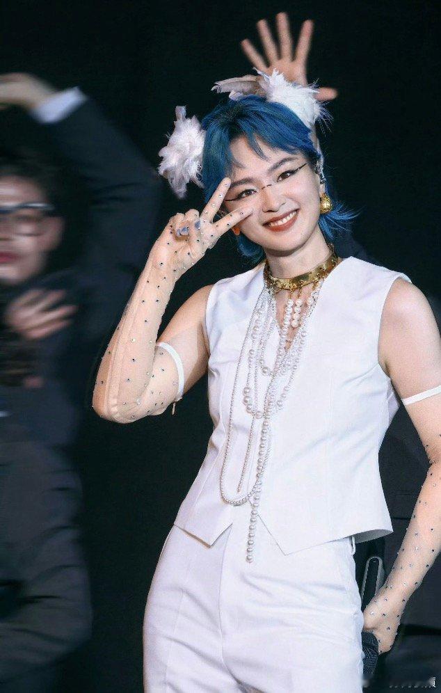 周笔畅周笔畅完全魔童来的密室大逃脱 狼人局演技在线，平民毫无防备信任她，周笔畅的