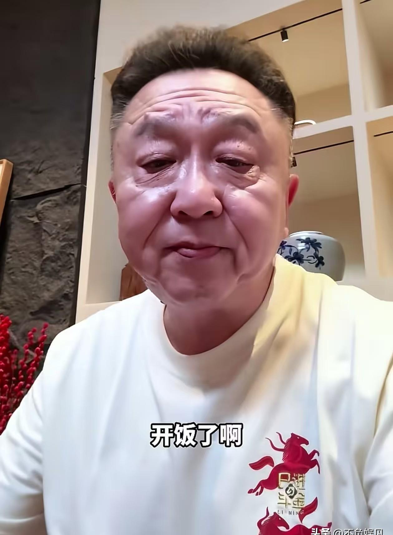 最会喝的人，往往最怕在工作前喝。
于谦在广州直播直接摊牌：演出、拍戏、直播前，