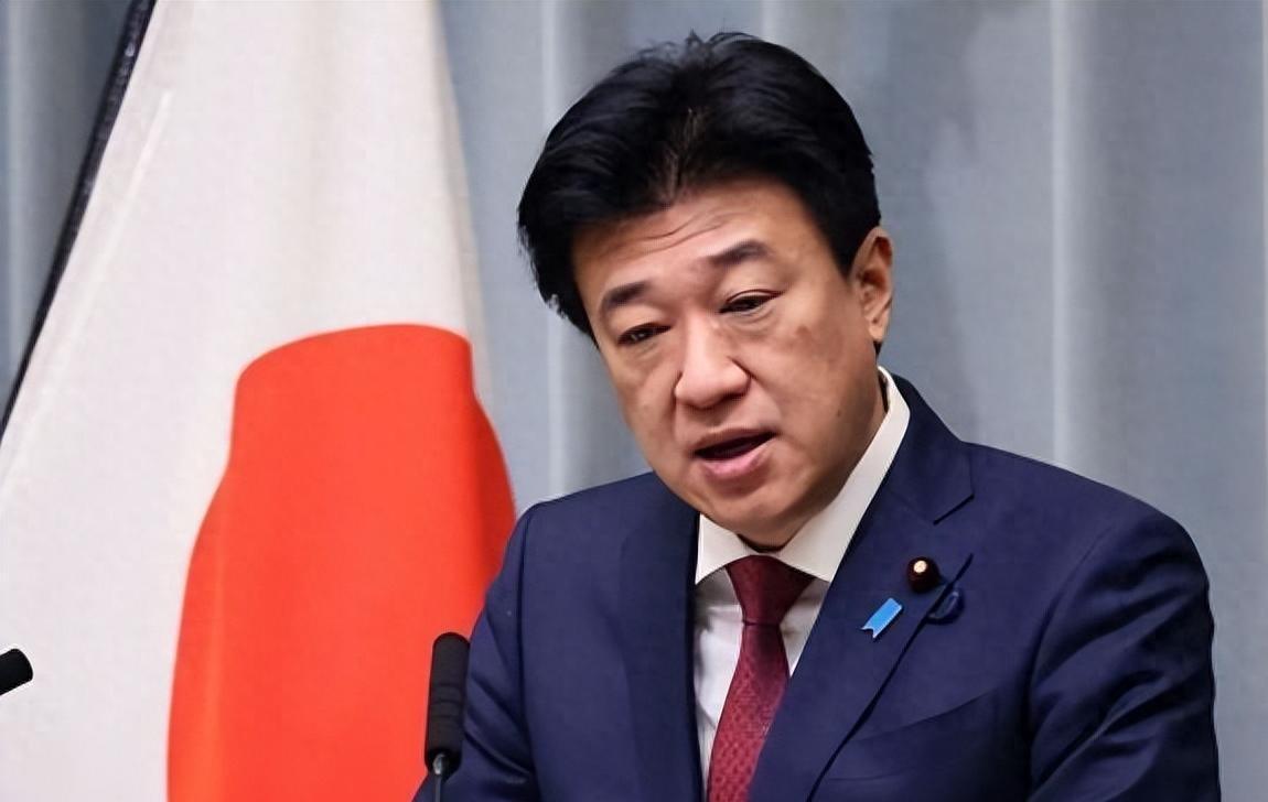 6月30日，日本金融市场又惊呆了。日元兑美元的汇率跌穿162：1，刷新近40年最