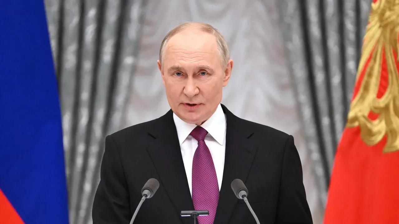 俄罗斯总统普京于11月5日在克里姆林宫举行的民族关系委员会会议上，支持将2026