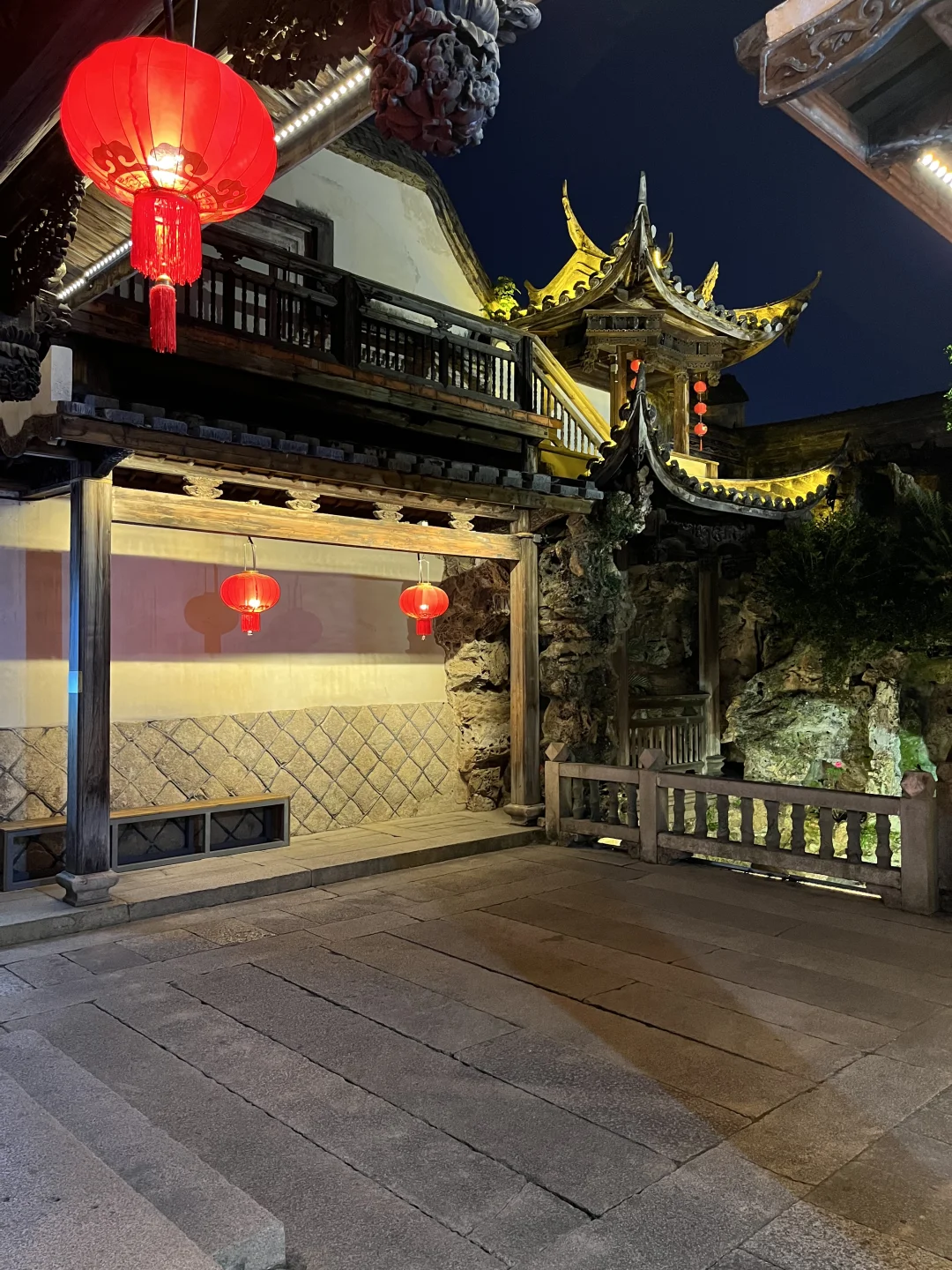 快看，福州的爱心树是长了一撮呆毛吗？