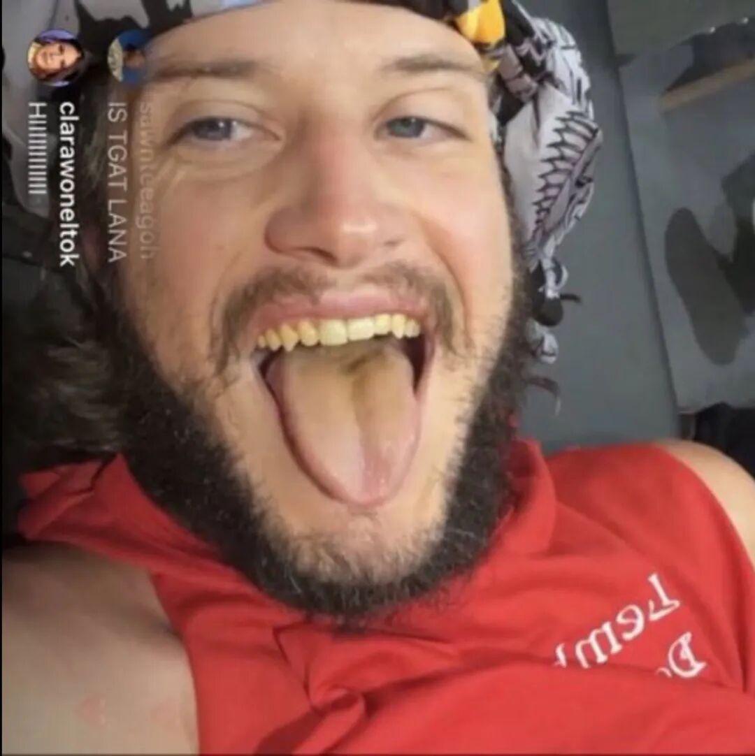 打雷姐的弟弟最近出圈！

2026年的一场直播大变样。


网友翻出他年轻时的照