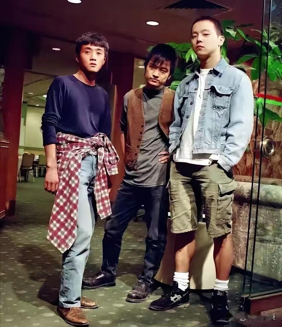 何勇父亲何玉生还健在，大家不要再造谣了。
当年，何勇当着台下数千观众，喊出了一句