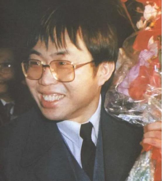 “棋圣”聂卫平九段在北京病逝，享年74岁。
 
上世纪80年代的中国，正处在百废