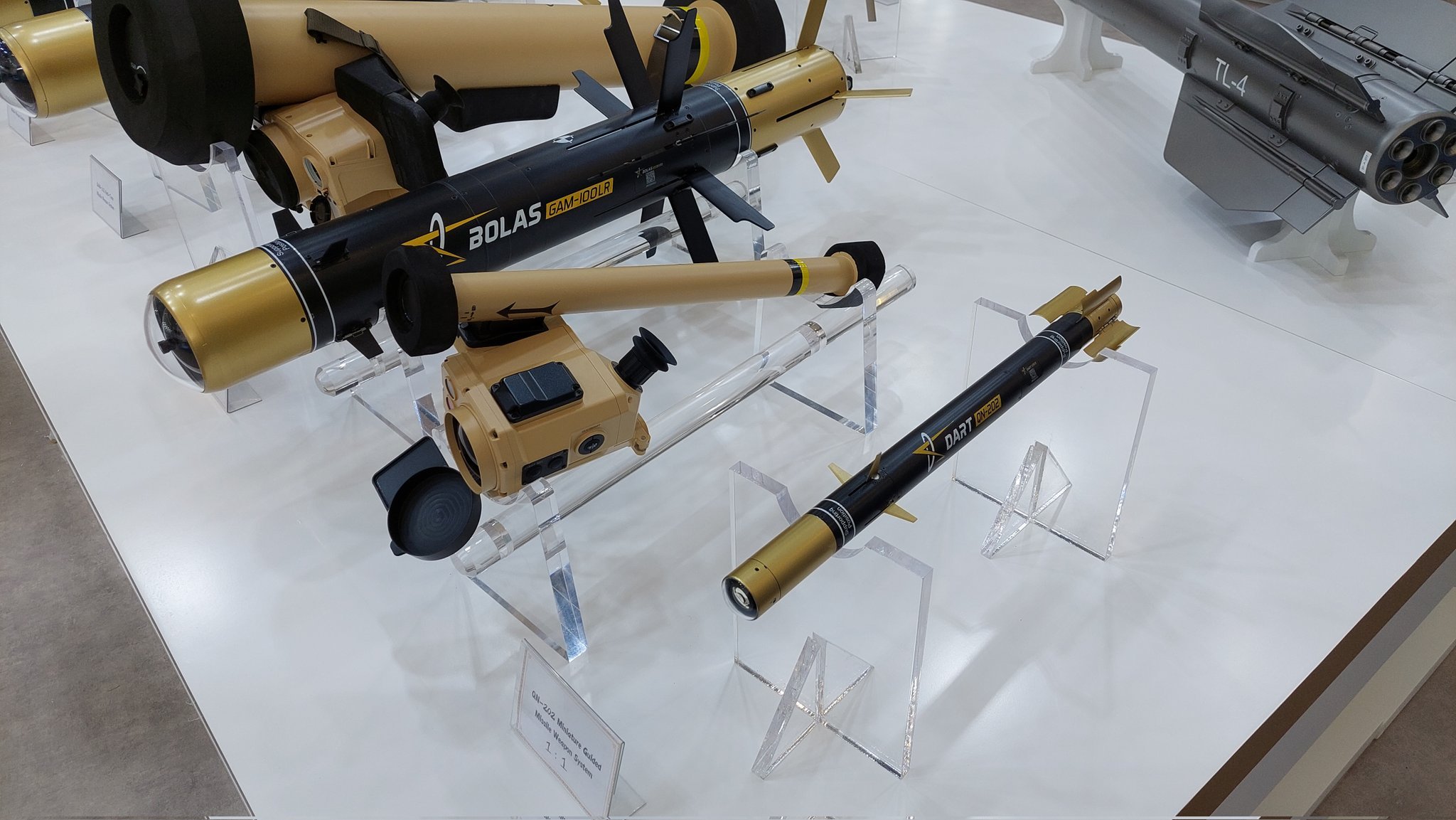 沙特防务展上，高德红外的肩扛发射版QN202微弹再次展出，与1个多月前在埃及展示