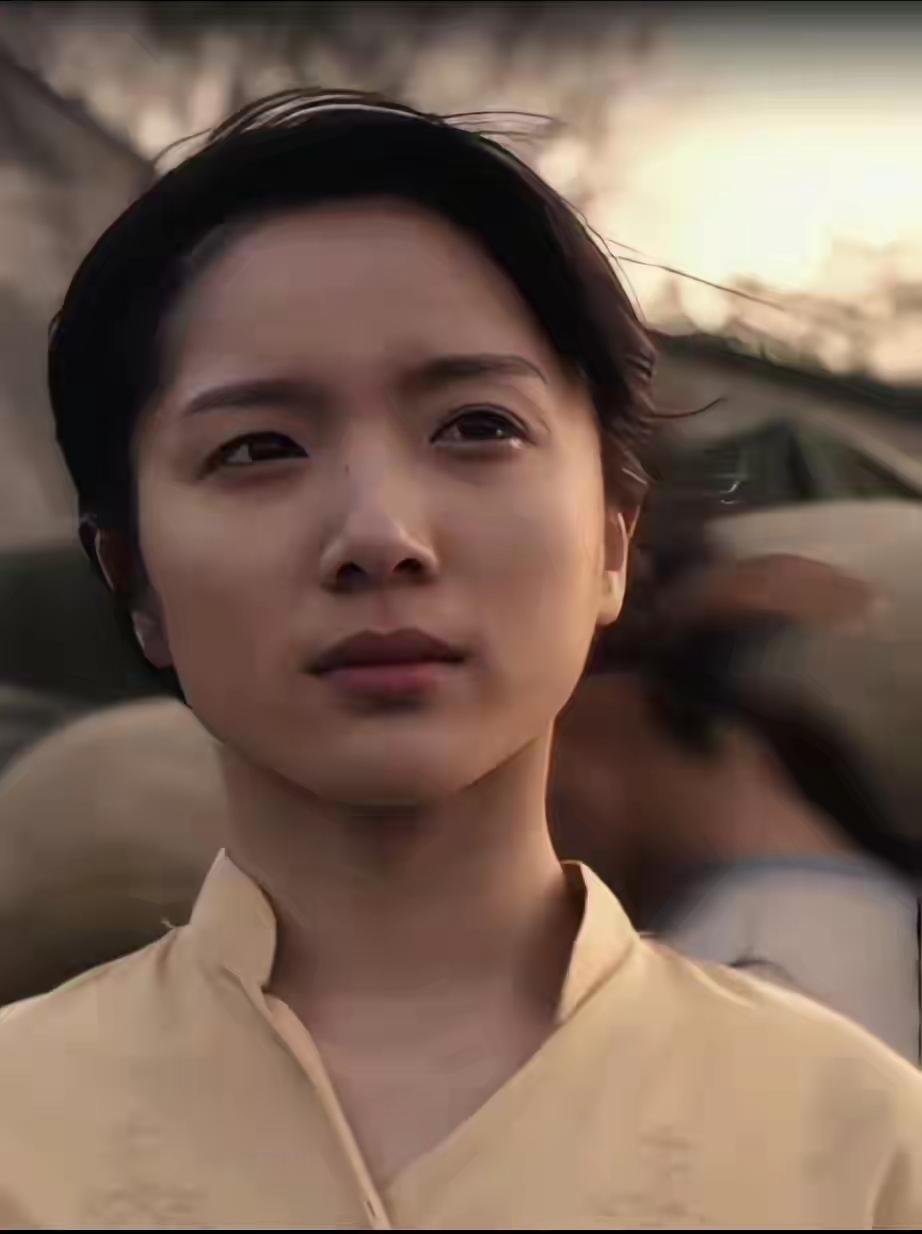 南枝这姑娘，眼睛里藏不住事儿。
 
网友说得对，没那份沉甸甸的感情，谁能在那样的