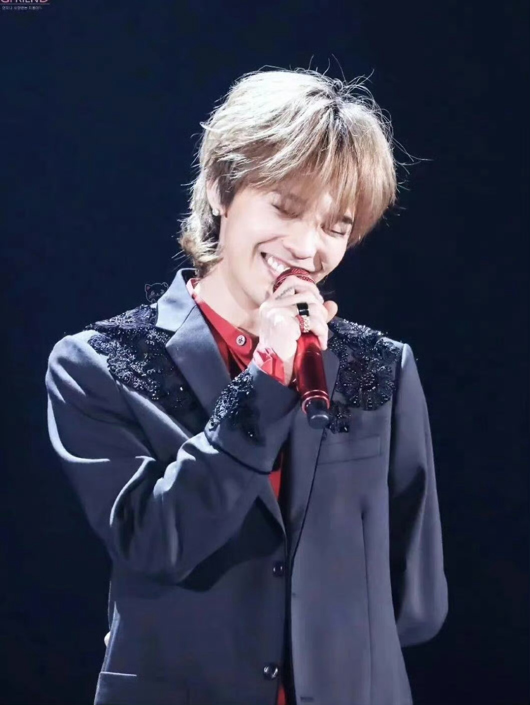 工作暂停我要和权志龙握手就问问谁能不期待权志龙曼谷见面会啊！不仅能看演出还在演出