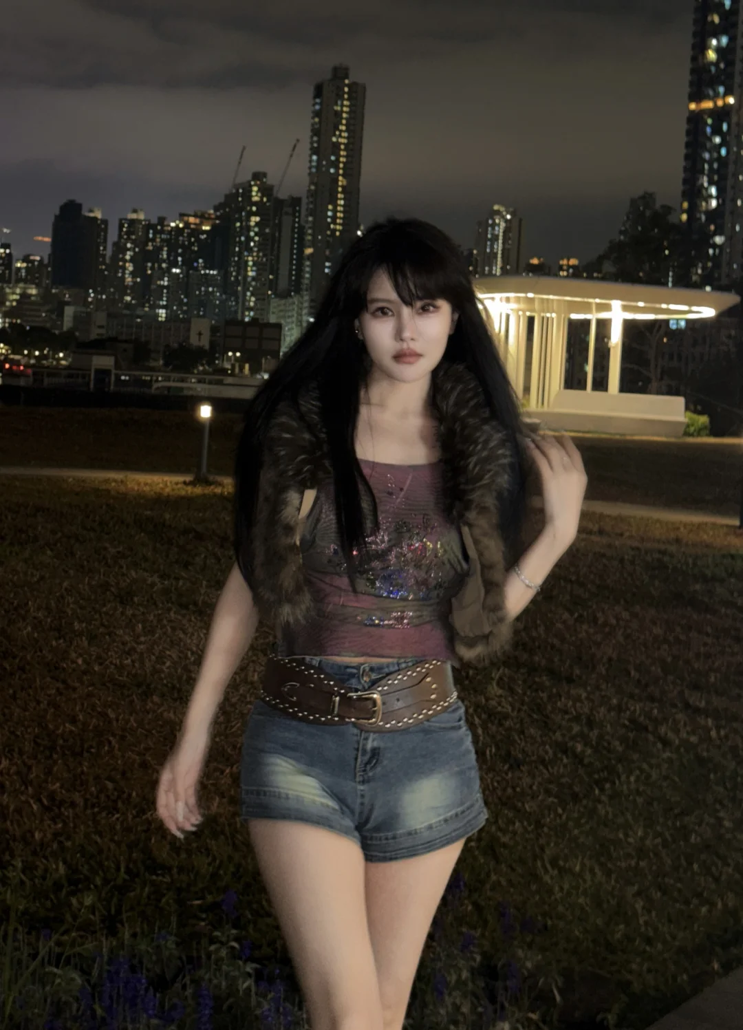 存一组千禧感拍照姿势