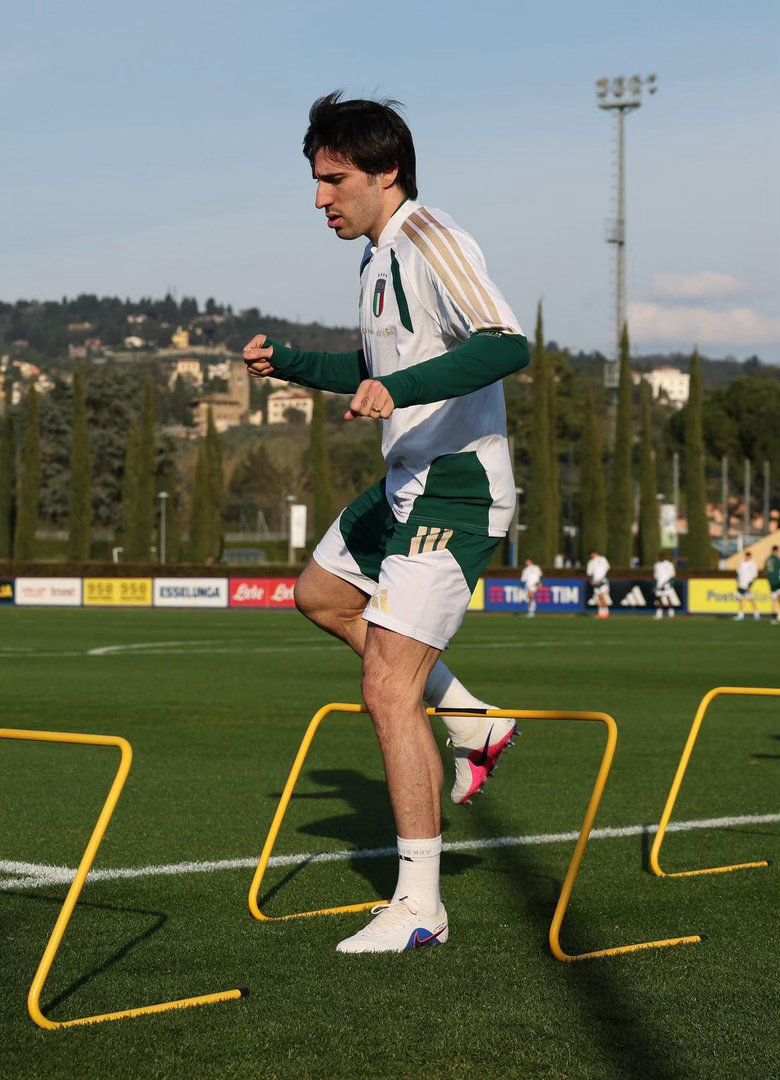 意大利備戰世界盃外圍賽附加賽🇮🇹尋日球隊繼續喺 Coverciano 訓練基