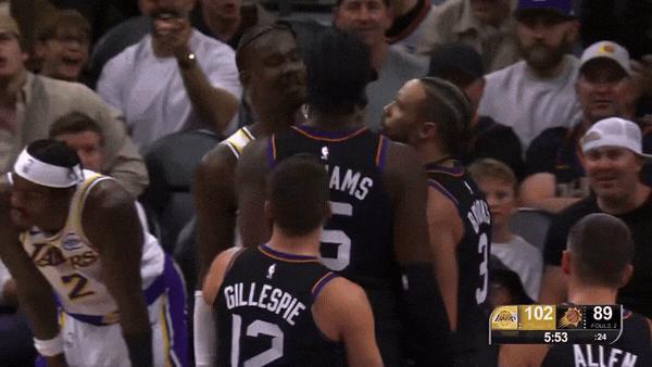 现任vs前任外网博主解析艾顿怒喷马威的垃圾话：“你的膝盖已经废了。”（Your 