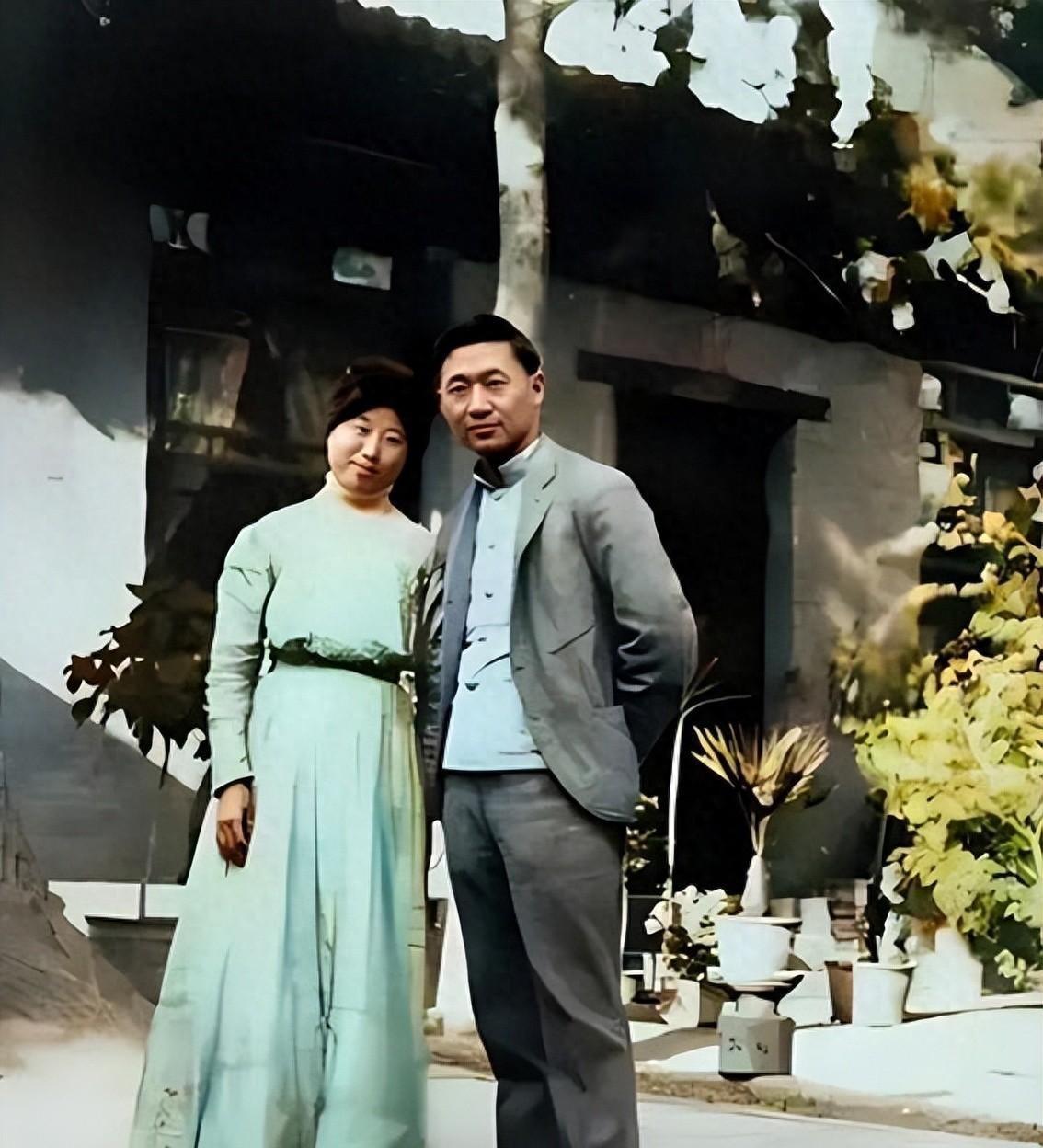 1910年孔祥熙与原配罕见合影曝光，若原配未早逝，孔祥熙绝无可能娶宋霭龄！
19