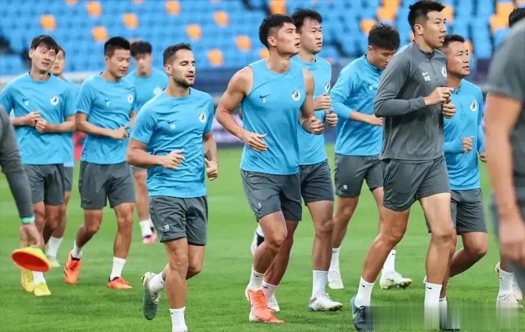 明天17:30大连人客场挑战北京国安，在赛前的新闻发布会上有记者问大连人队主教练