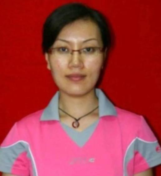 41岁出狱、没工作、没存款，张铁生靠妻子每月工资撑着。董礼平托人把他塞进饲料厂当