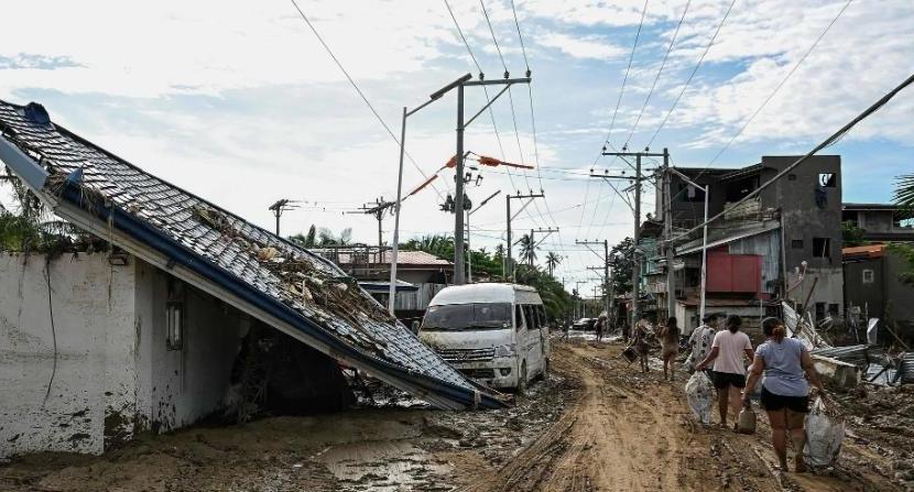 快讯！菲律宾一星期之内遭受两场台风光顾，灾情相当严重。4日一6日第25号台风“海