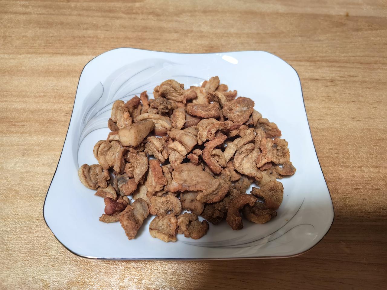 我感觉自己是一个特别无聊的女人，兴趣爱好就是：1.宅在家里研究吃；2.看个电视；