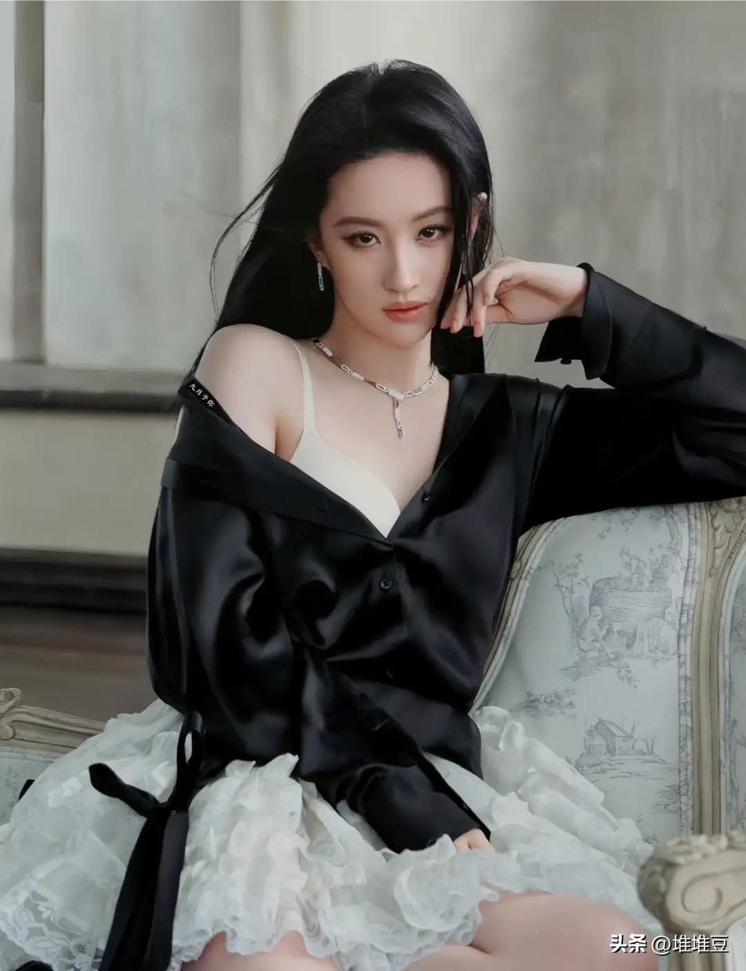 很多人一看到刘亦菲代言猫人，第一反应都是：这么顶级的女神，怎么会接这种平价内衣？