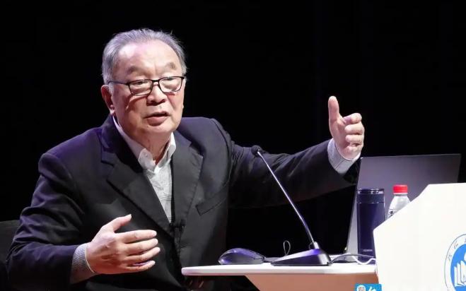 “几千万先烈舍命打的江山，几代人辛苦攒下的家底，凭什么说改姓就改姓，说私化就私化