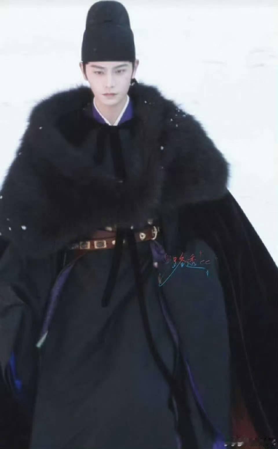 丁禹兮司宫令雪中大氅造型司宫令《司宫令》雪中名场面来袭，丁禹兮大氅造型俊美清冷，