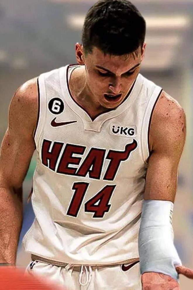 希罗复出后热火都不会打球了

热火输给魔术，自从希罗复出，感觉热火和前面完全是两