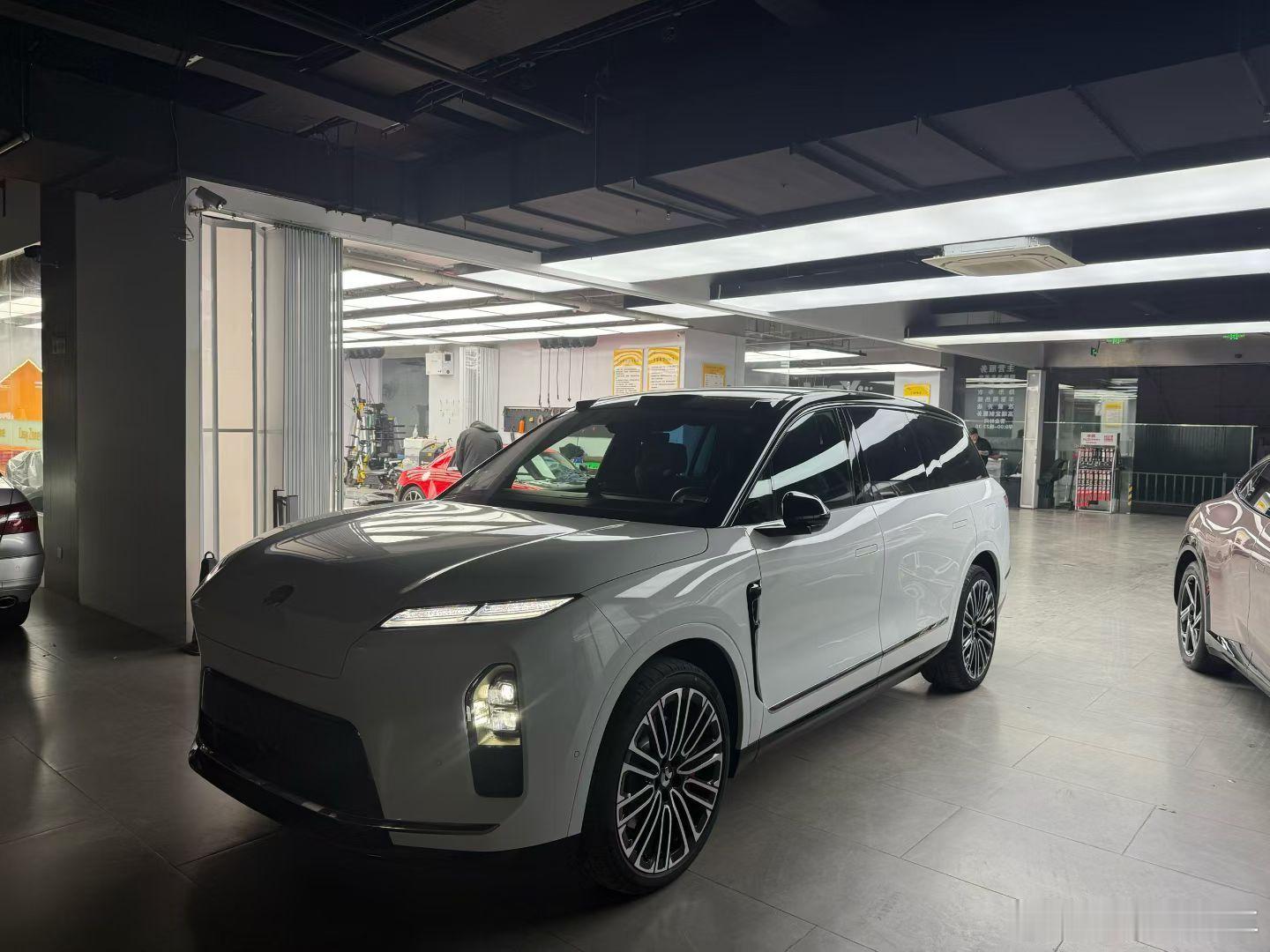 看到近期一个流量涨得很快的博主应该没多久就会在下一批的名单中微博给我推好几次了，