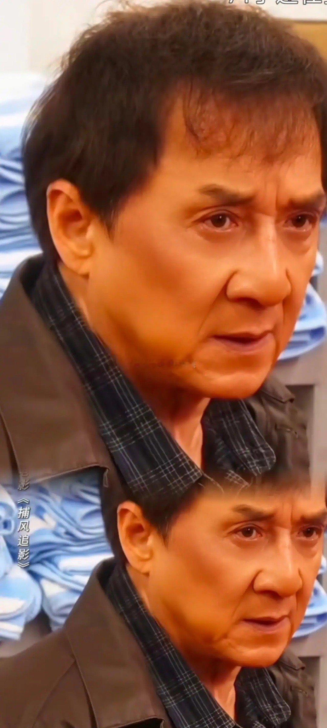 71岁的成龙又出名啦，我从小看成龙电影长大，如今他71岁还在“打”，感动泪目！“