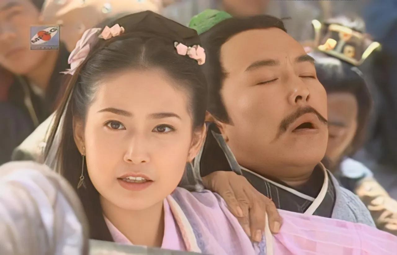 《倚天屠龙记》中杨逍和殷梨亭很有意思。

多年前杨逍抢了殷梨亭的未婚妻纪晓芙，多