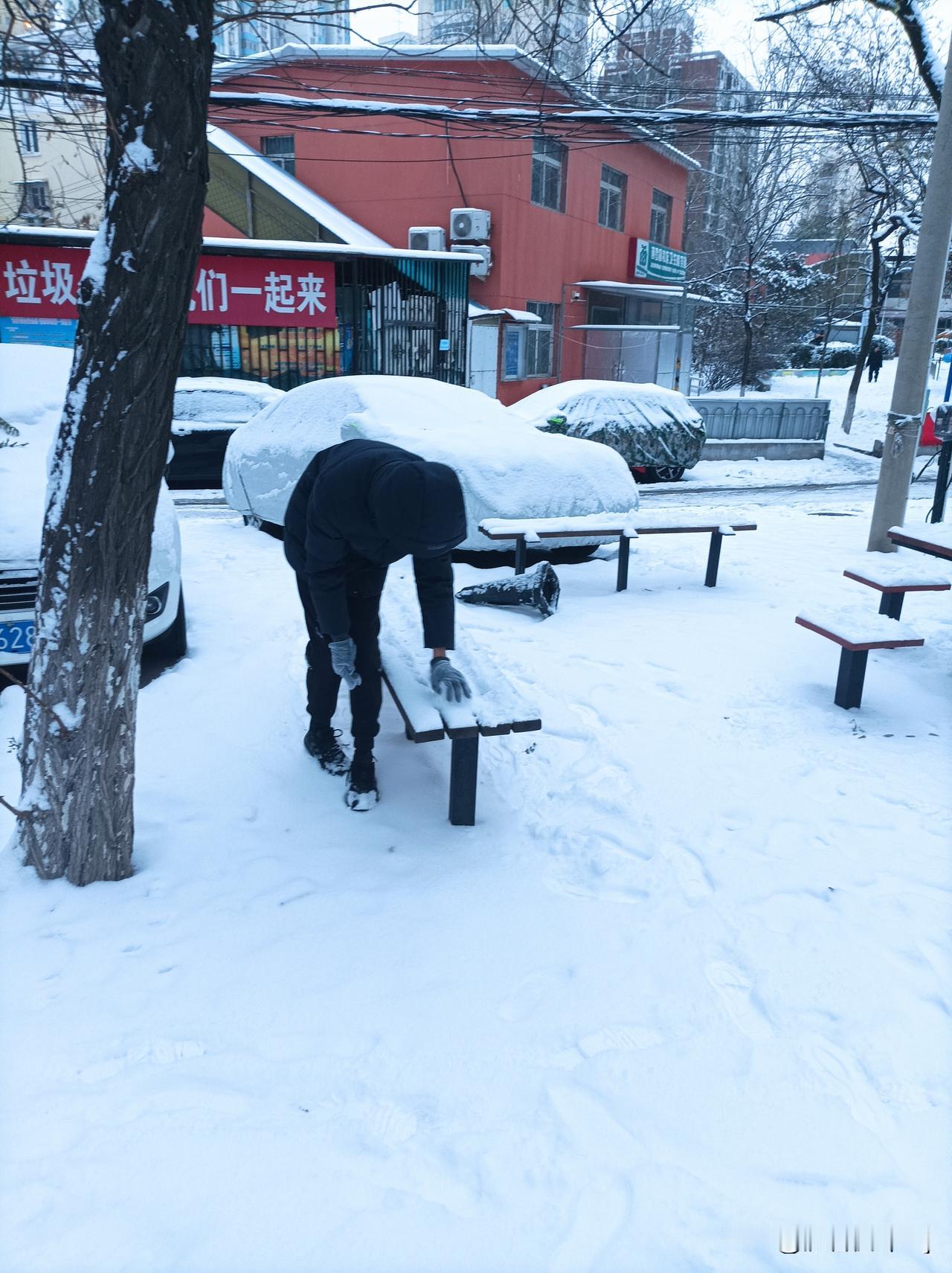 今年冬天的不同有雪的冬天就是好的。