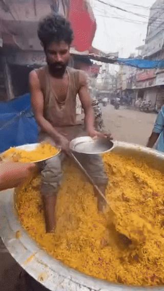 刚在网上看见，这是AI还是真的呀，太逆天了吧[泪奔]