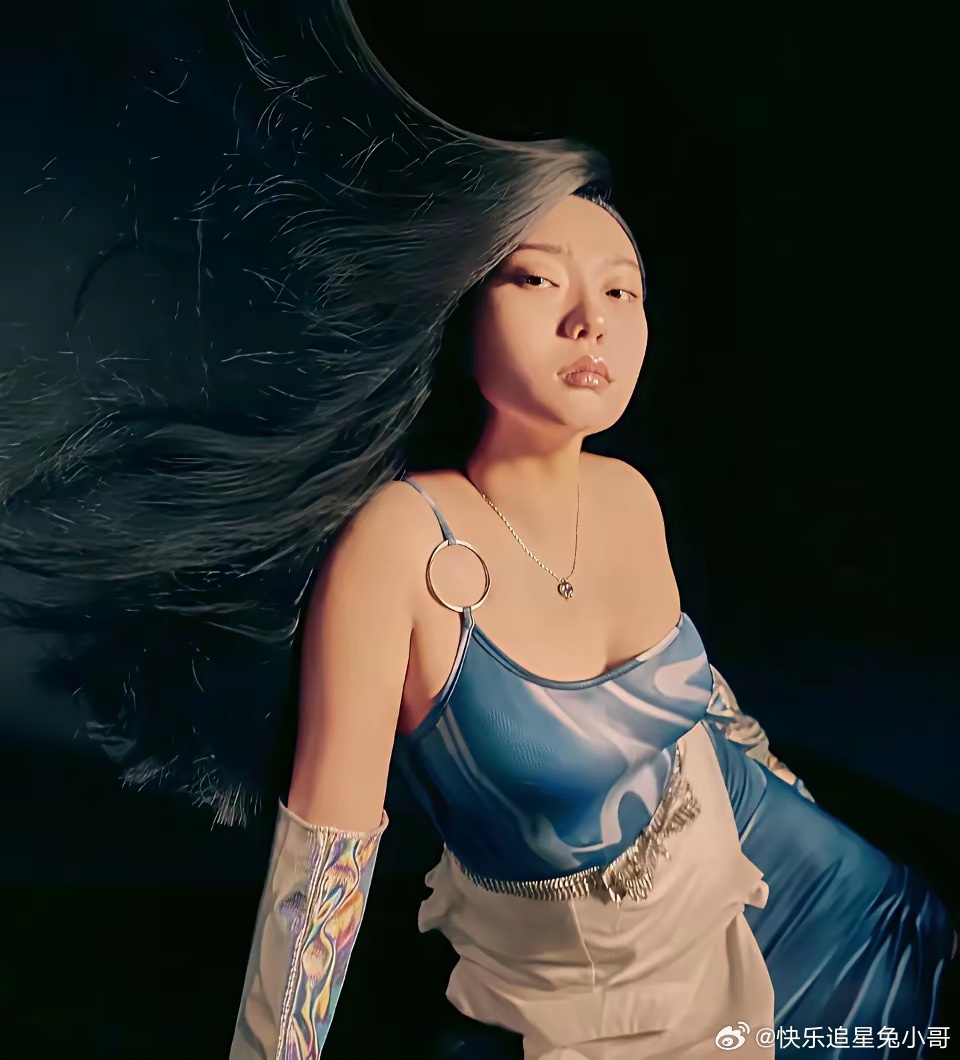 李雪琴，以后咱听话，别拍时尚杂志了 