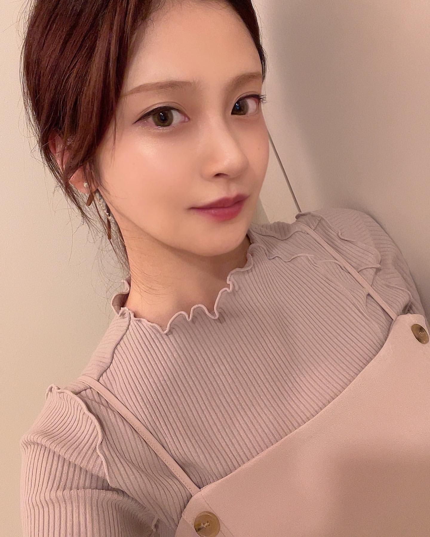 小泽美里  为什么没人关注真炮嫂的超话。总不能是因为她已经结婚了吧 
