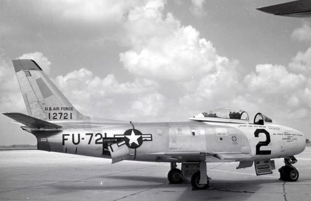 75年前的1951年8月，弗雷德·J·阿斯卡尼上校在全国航空大赛中，驾驶F-86
