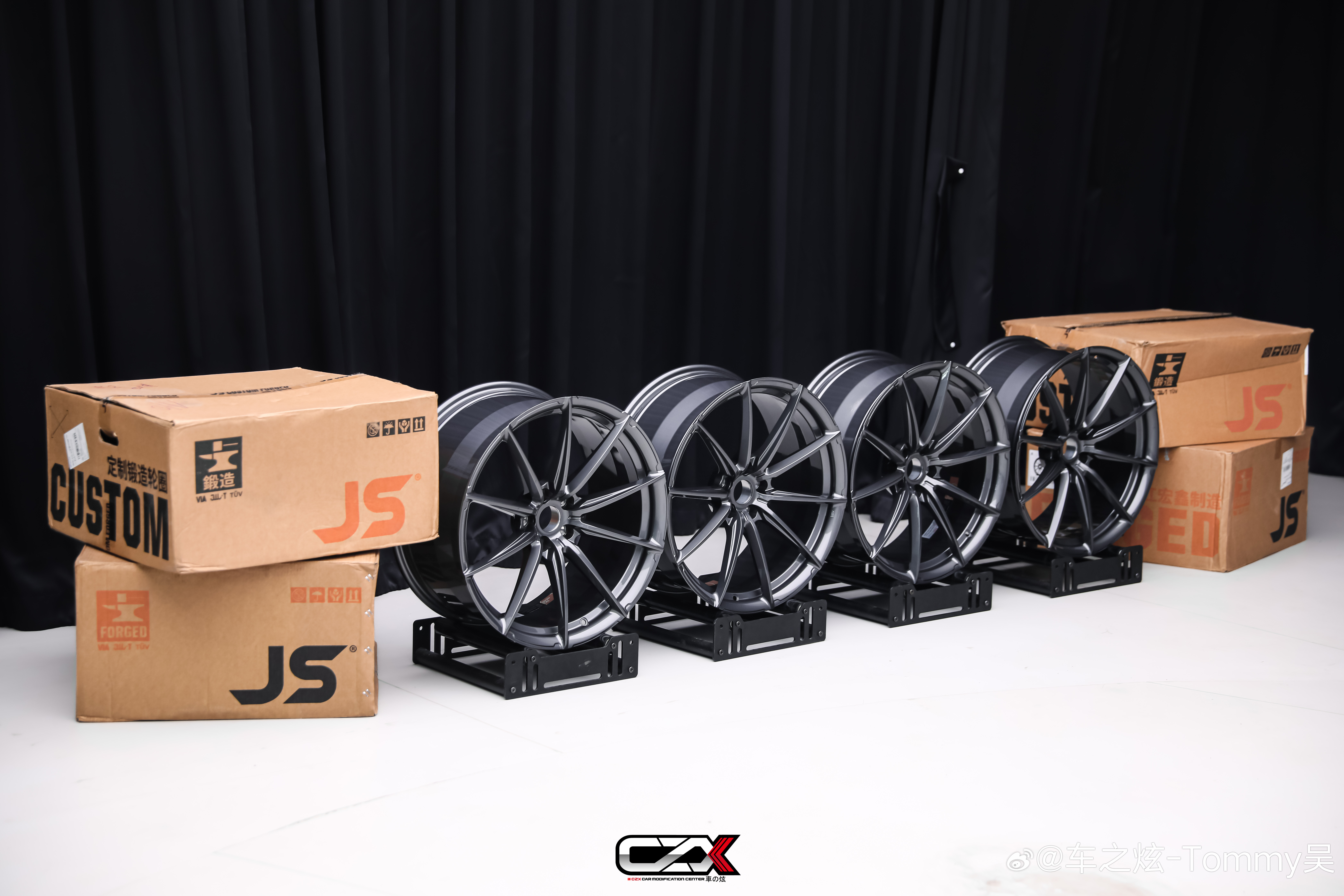 宝马X3改件 宏鑫科技旗下JS定制款20寸锻造轮毂 从锻胚至成品均为宏鑫工厂生产