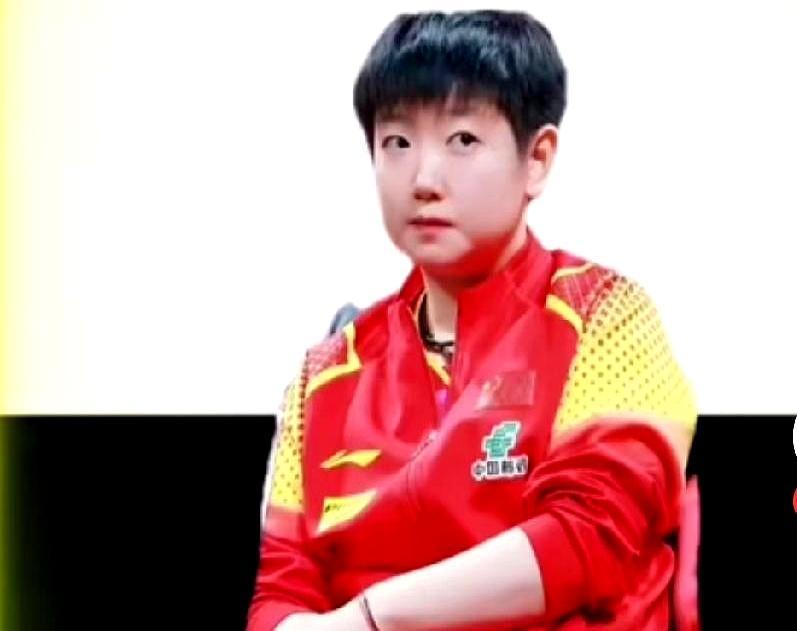 孙颖莎的800个心眼子，从来不用在赛场外。
 
抬眼盯球的时候像猎豹锁定猎物，圆