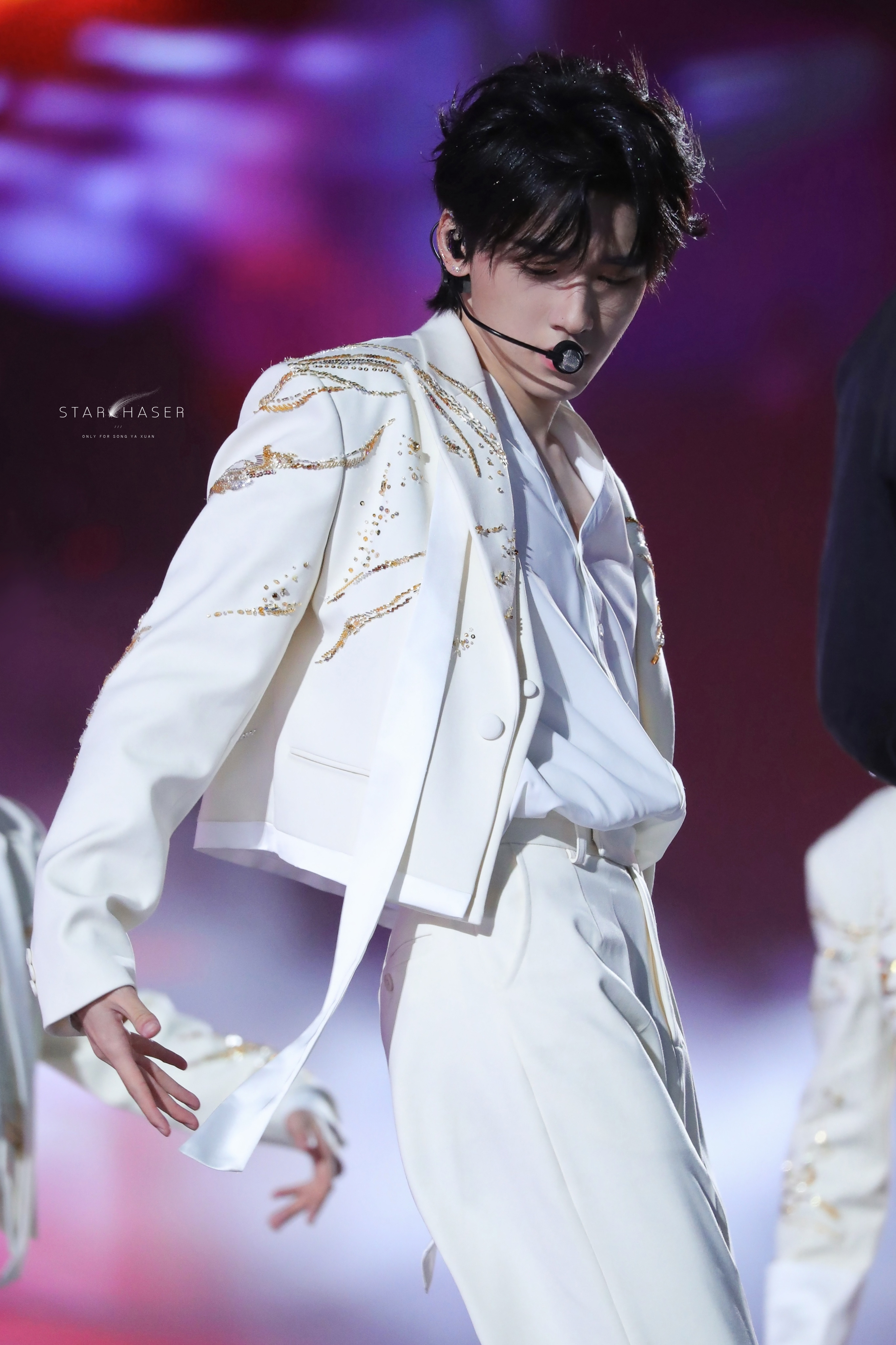 剪豆米创业未半而中道崩殂 这组表情包做了六个好像就成为远远的存在 