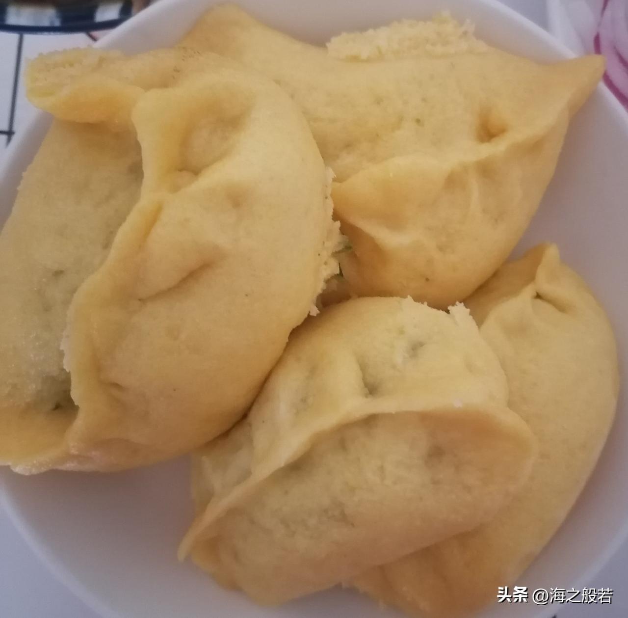 人间最好的幸福，不过是闲看草木，静观岁月。

下班啦，回家吃饭，看我的玉米面发得