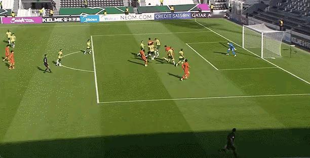 中国足球U23将澳洲袋鼠斩于马下，绿茵热血，不负守望。
 
终场哨响的那一刻，多