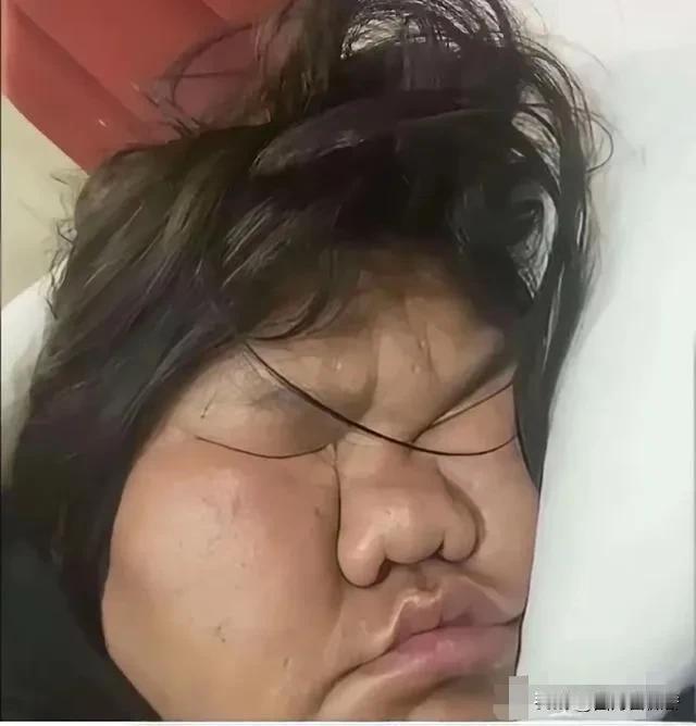 都说成功的男人背后都有一个漂亮的女人，看着熟睡的我背后的女人，我终于找到我不成功