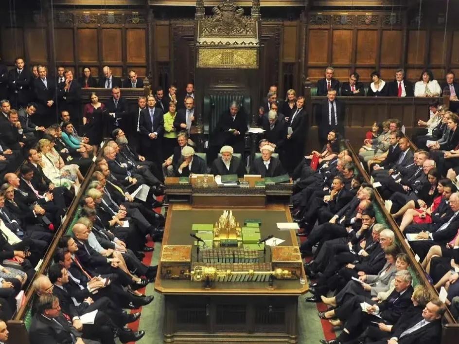 英国保守党抱怨无法威慑中方，但事实是英国连自产钢铁都困难，就这还想强行博得北京关