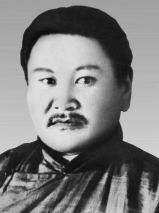 1935年蒙古国总理根登出访苏联，在莫斯科与斯大林会谈，两人在会谈期间由于话不投
