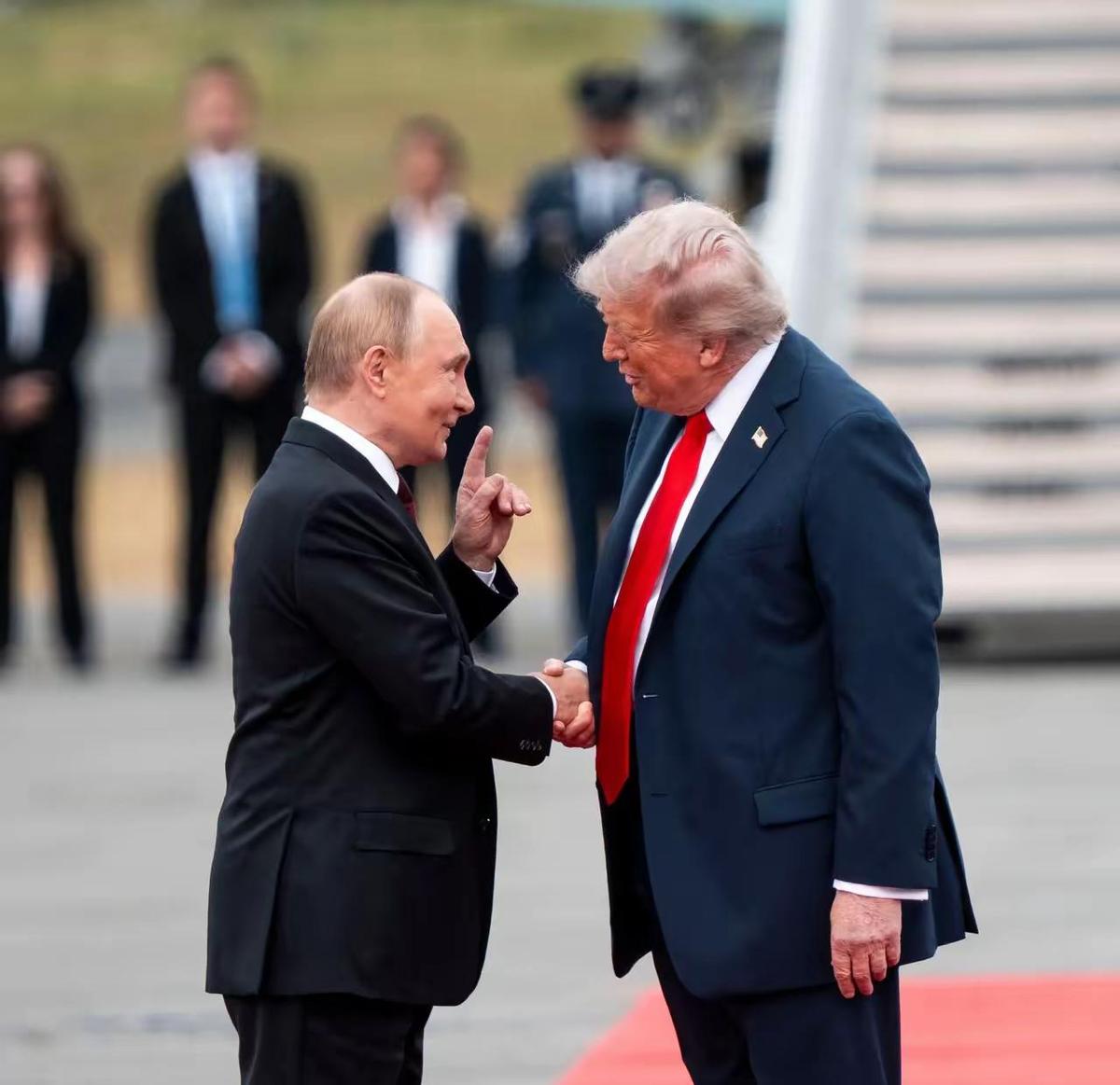 美国不给波罗的海小国送导弹了，却往波兰塞爱国者。
不是舍不得，是算清楚了账——谁